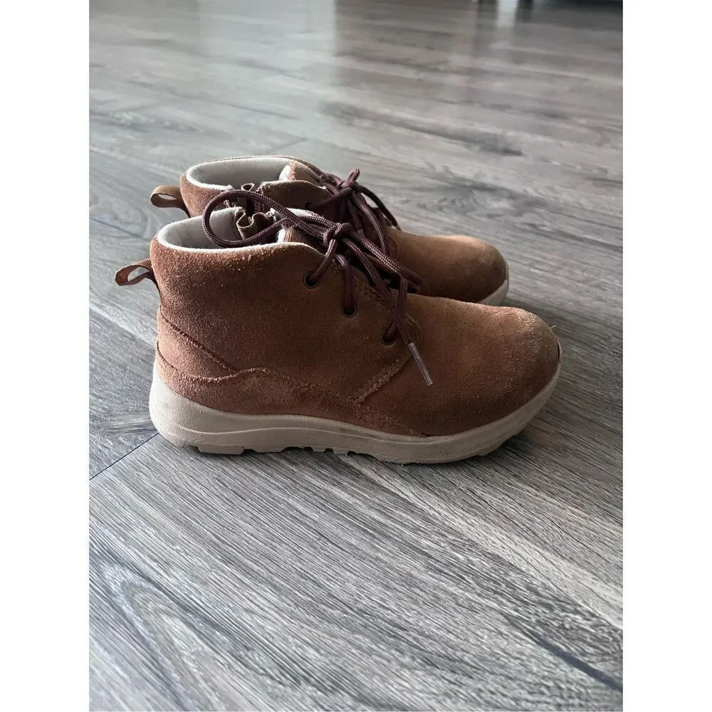 Ugg Canoe III Weather Kids shoes size 12